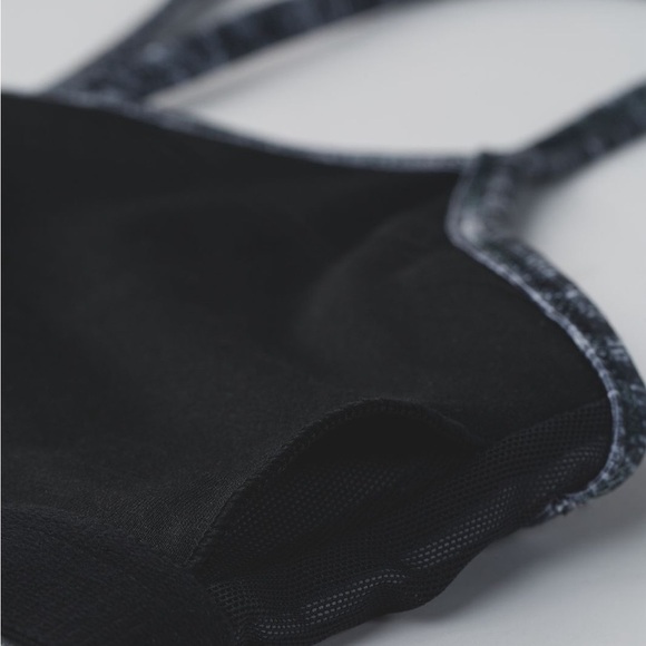 Lululemon Women’s Power Y Tank Top *Luon Dramatic Static White Black size 4 - Picture 4 of 12